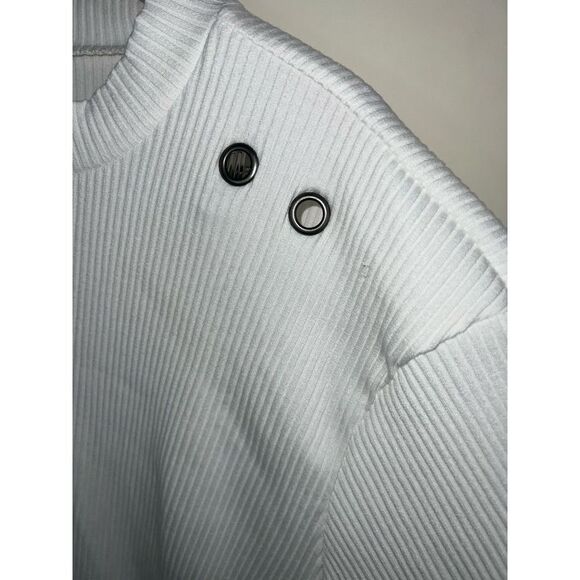 Soncy Plus Ribbed, Mock Neck Grommet Shoulder Shirt (Soncy size 5) - Picture 3 of 12